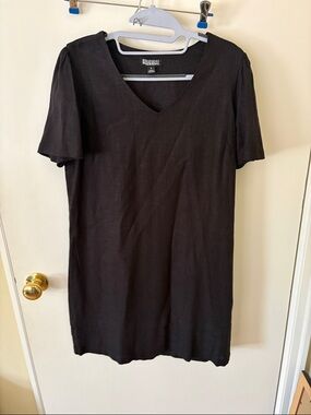 Black V-Neck Short Sleeve linen dress by Nicole Miller